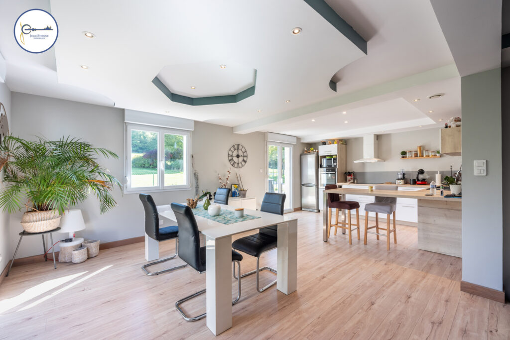 Maison ARCHES 5 Pièces 101m2 – 5 pièces – 3 chambres – 101 m²