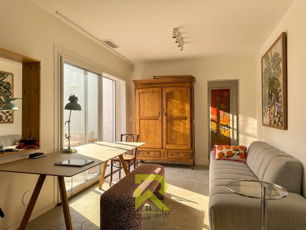 GRAU D&rsquo;AGDE, Villa 3 faces rénovée récemment de plain-pied a – 4 pièces – 3 chambres – 72 m²