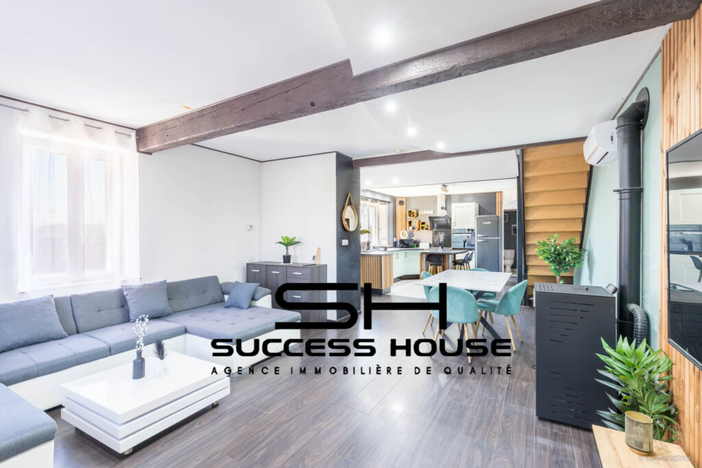 A VENDRE- Charmante maison de village entièrement rénovée av – 4 pièces – 3 chambres – 121 m²