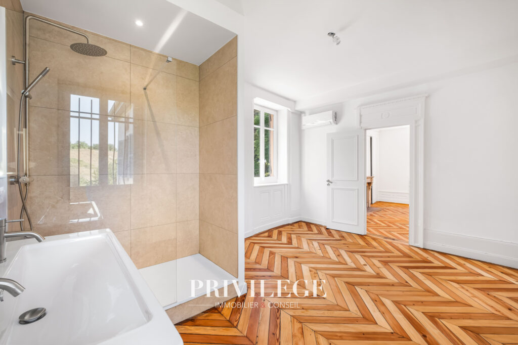 Lyon 9 – St Rambert  proche de l&rsquo;Ile Barbe- Duplex comme u – 5 pièces – 4 chambres – 163.74 m²