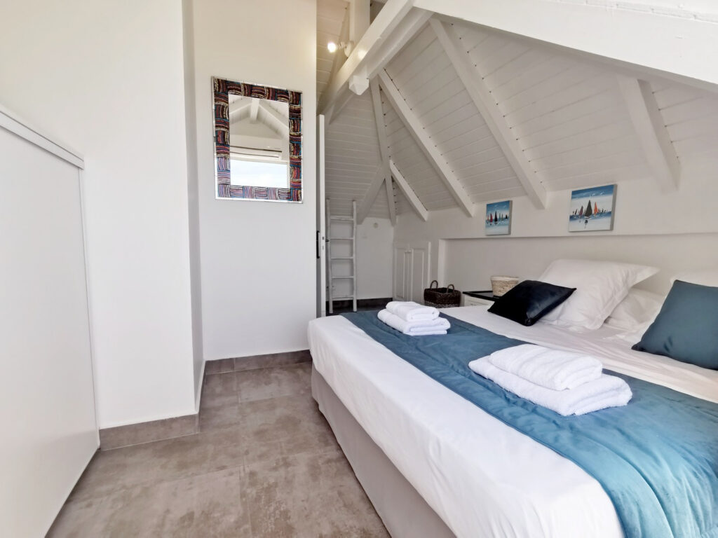 Superbe DUPLEX – Vue Mer panoramique et accès plage de sable – 3 pièces – 2 chambres – 64.4 m²
