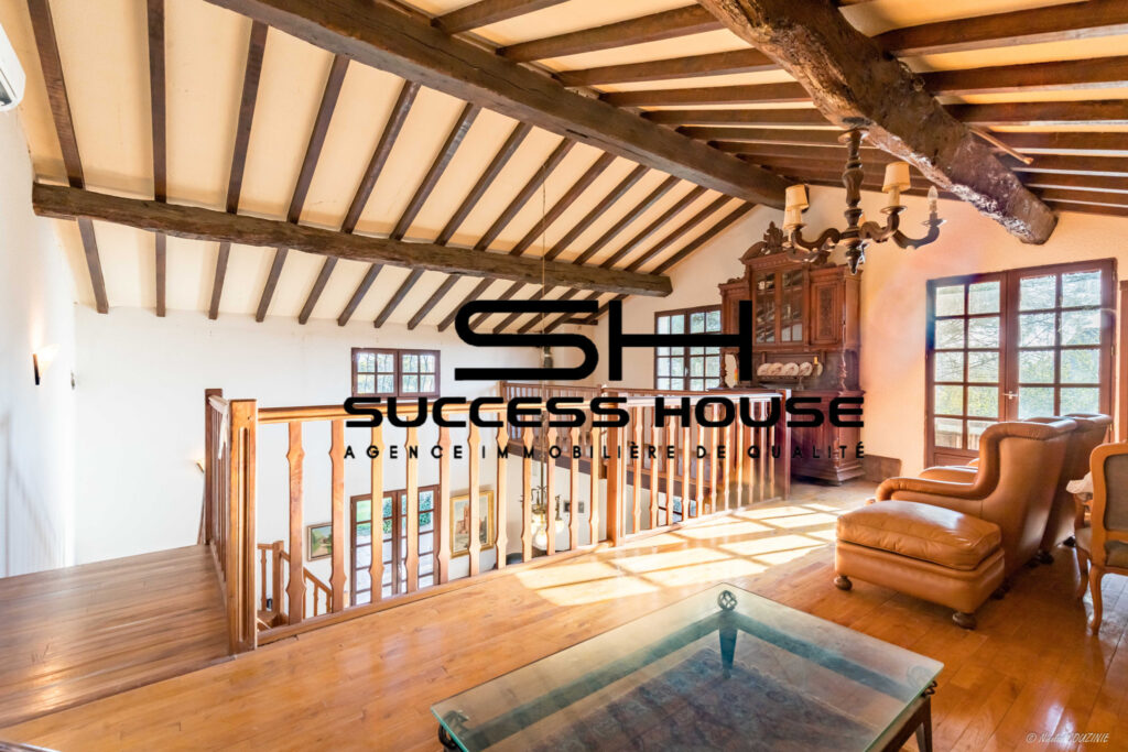 Belle maison vue Pyrennées – 4 pièces – 2 chambres – 195 m²