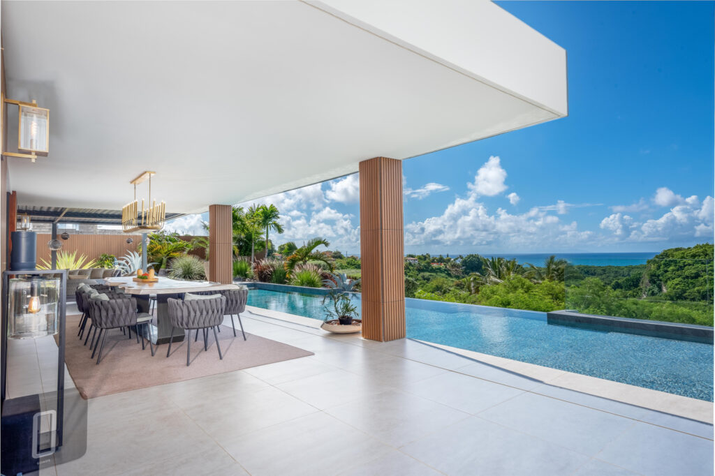 VILLA DE LUXE -270m2 – VUE MER EN GUADELOUPE – 5 pièces – 3 chambres – 270 m²