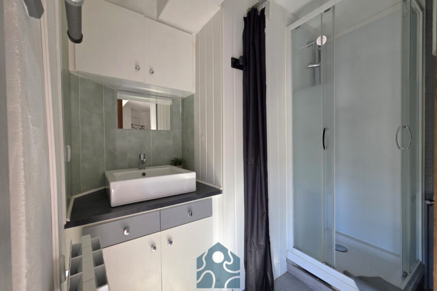Appartement à vendre à Châtel-guyon — Vue sur la ville — photo 8