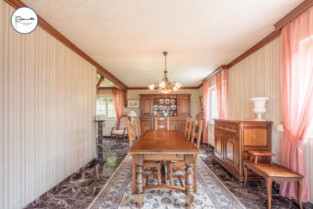 Maison HADOL 8 pièces 162m2  – 8 pièces – 5 chambres – 163 m²