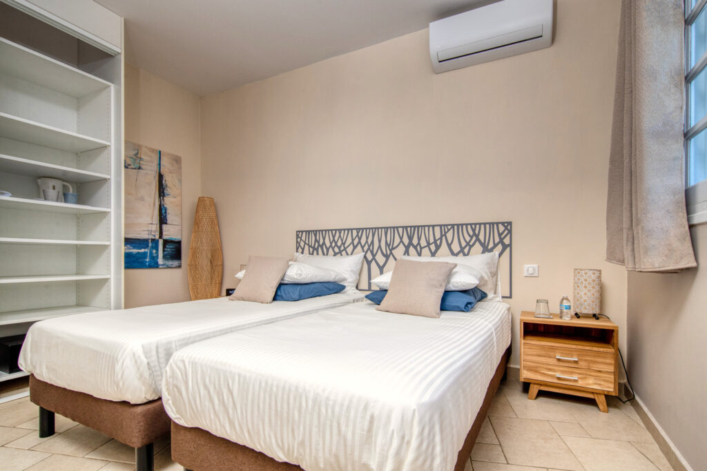 Villa1ère Ligne VUE MER à Sainte-Anne – 4 pièces – 4 chambres – 227 m²