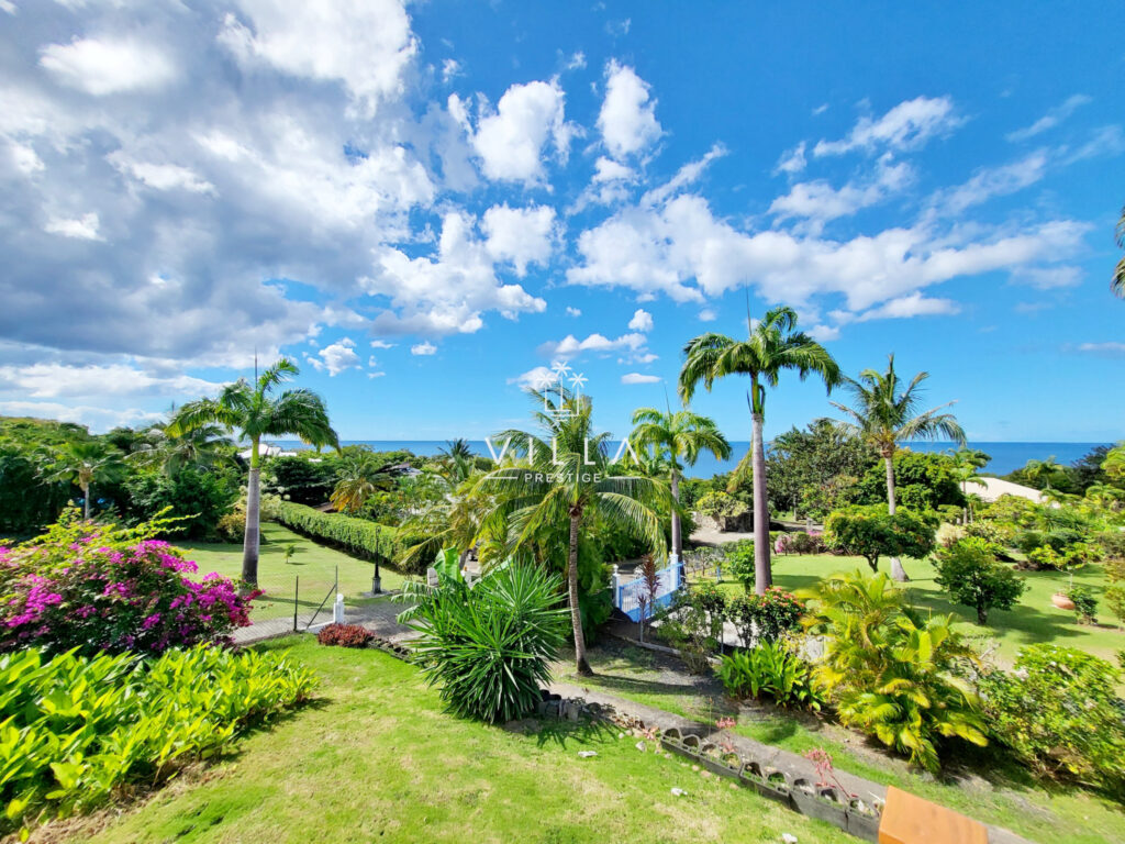 SUPERBE VILLA VUE MER 4 CHAMBRES+BUREAU – PISCINE – DESHAIES – 6 pièces – 4 chambres – 195 m²