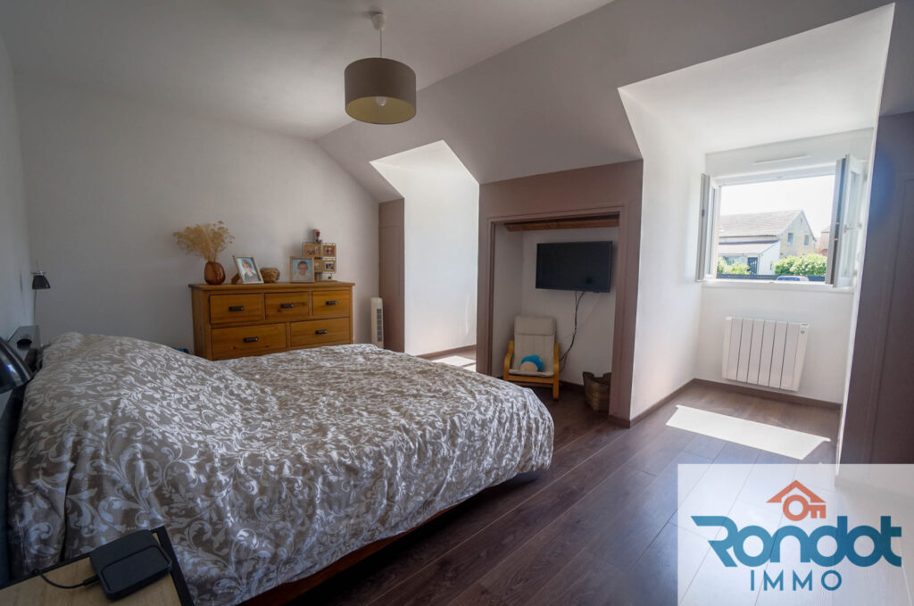 MAISON 5 PIECES/3 CHAMBRES/130 M2 ENVIRON – 5 pièces – 3 chambres – 130 m²