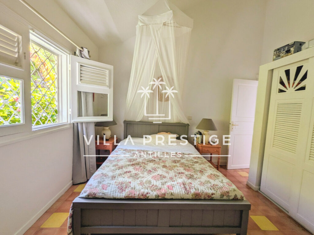 VILLA 3 SUITES PISCINE ACCES PLAGE VUE MER – 4 pièces – 3 chambres – 98.9 m²
