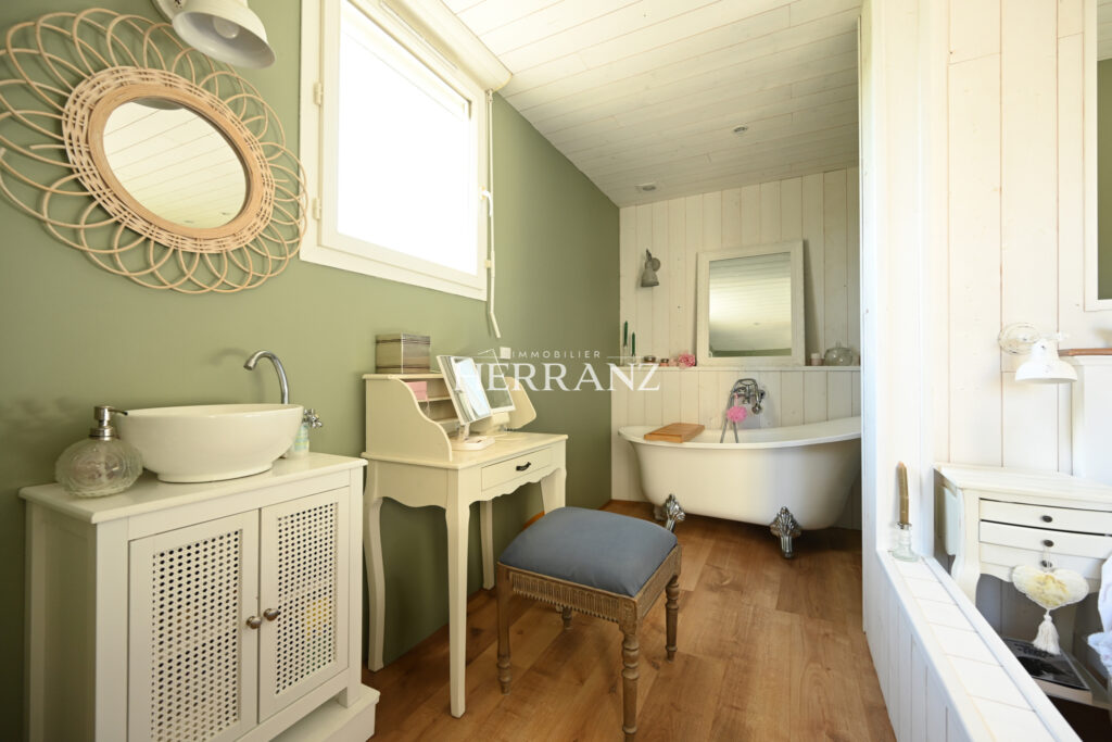 Maison de campagne  – 6 pièces – 4 chambres – 142.43 m²