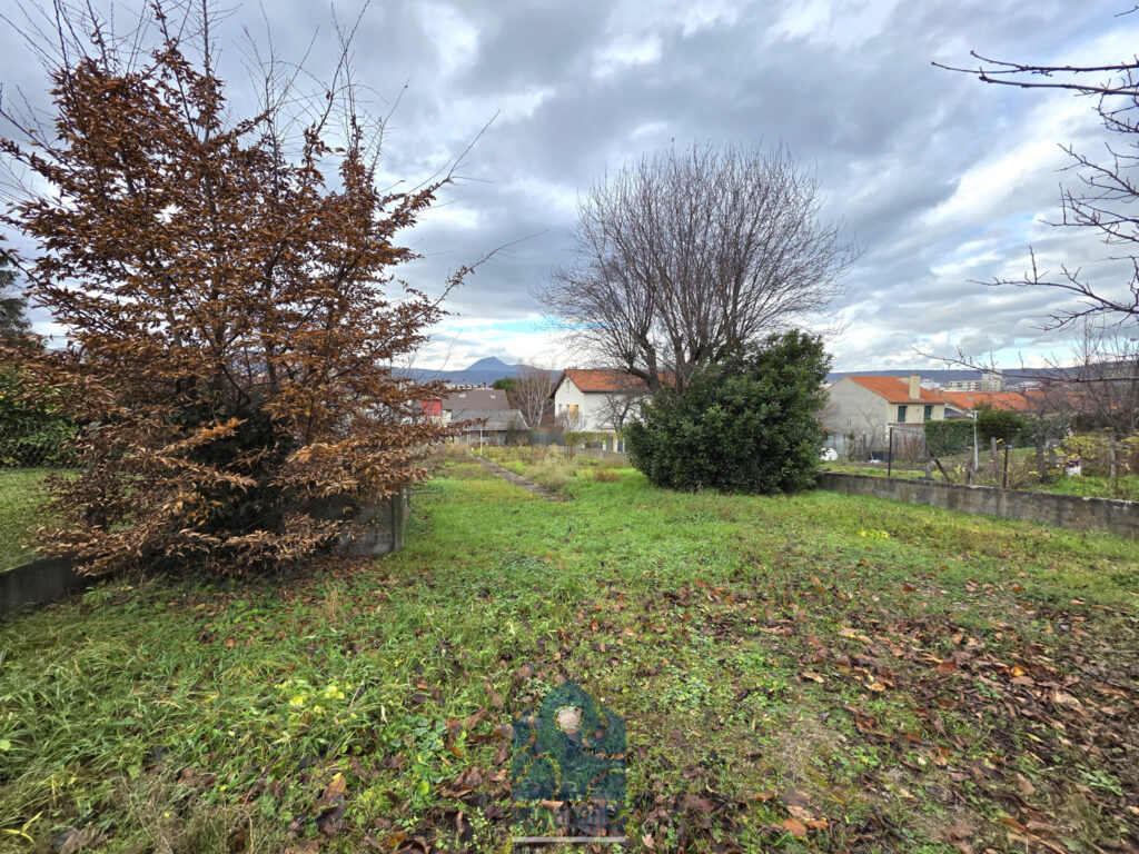 Terrain constructible – 779m2 – NR pièces – NR chambres – 779 m²