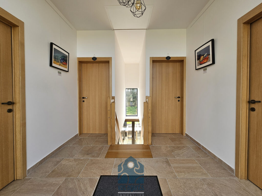 Propriété 10 pièces avec terrain, piscine et annexes – 10 pièces – 8 chambres – 316 m²