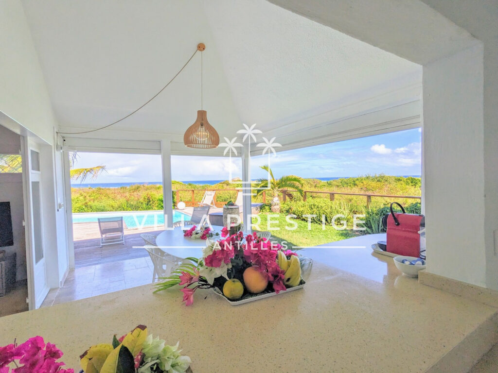VILLA PREMIERE LIGNE 3 CHAMBRES AVEC PISCINE, ACCES PLAGE ET – 4 pièces – 3 chambres – 93 m²