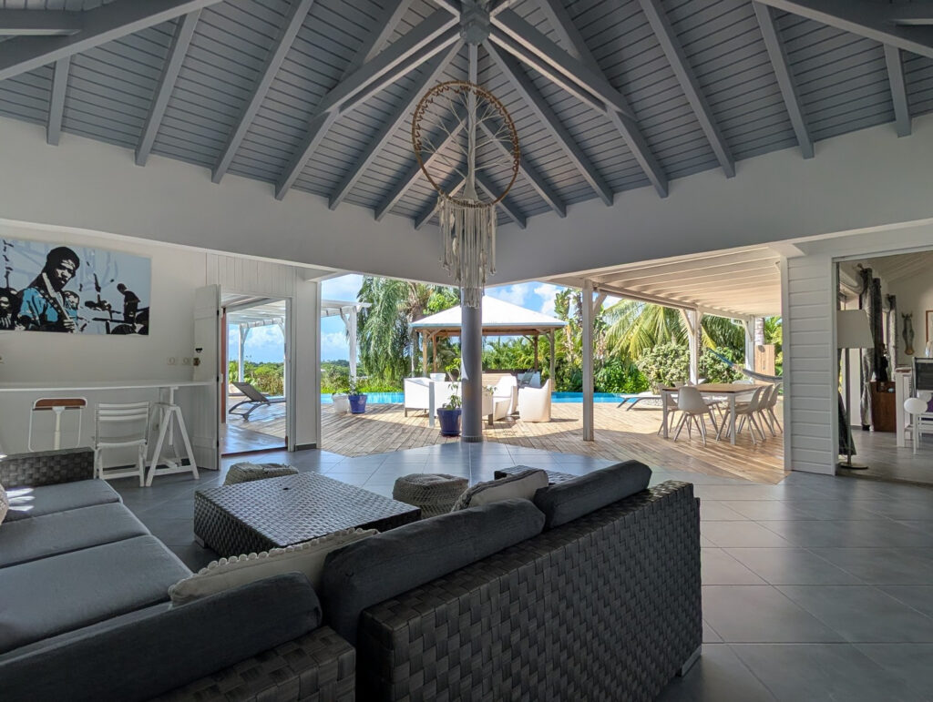 EXCLU Exceptionnelle Villa d&rsquo;Architecte avec Piscine à Débo – 5 pièces – 4 chambres – 246 m²