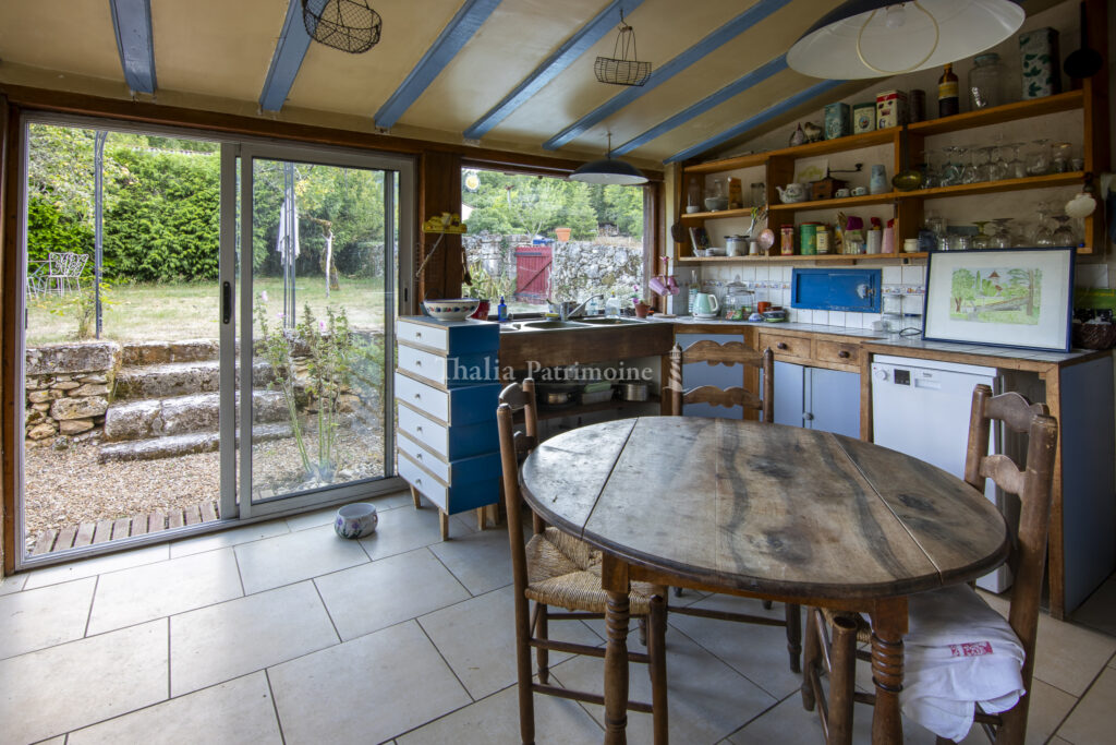 SUPERBE PROPRIETE A RENOVER   380 m2 environ -10 chambres, 1 – 16 pièces – 10 chambres – 390 m²