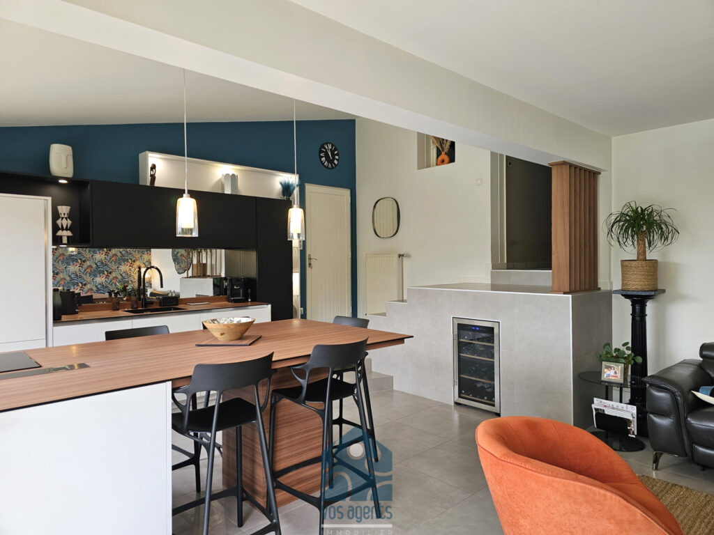 Maison de caractère 7 pièces 4 chambres avec piscine, terras – 7 pièces – 4 chambres – 218 m²