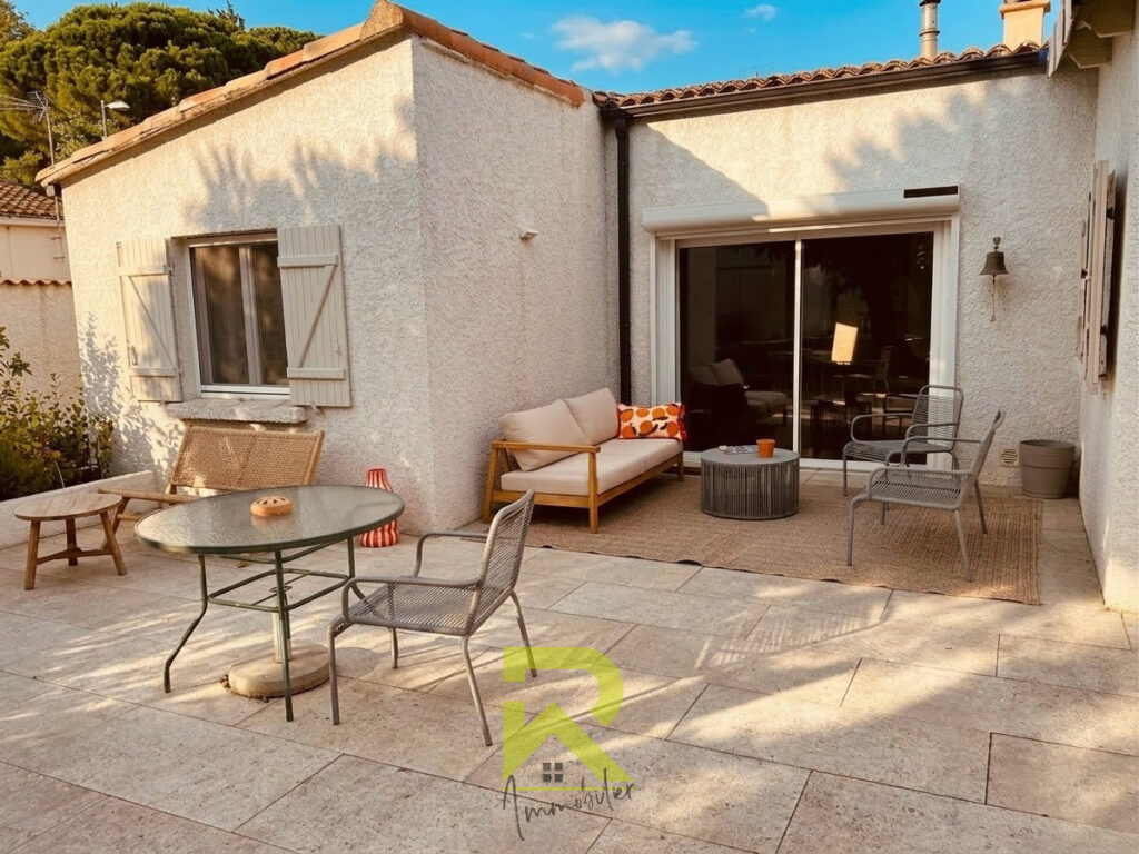 GRAU D&rsquo;AGDE, Villa 3 faces rénovée récemment de plain-pied a – 4 pièces – 3 chambres – 72 m²