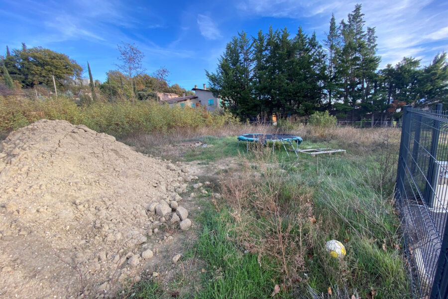 Terrain à vendre à La motte-d&rsquo;aigues