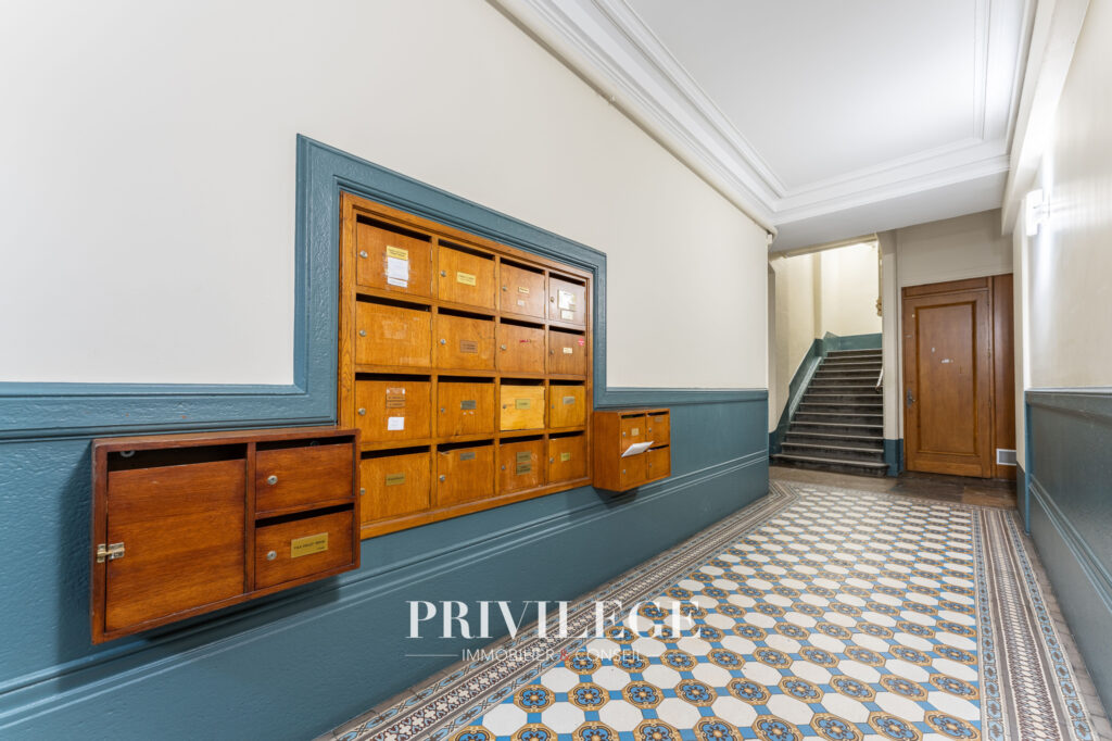 Appartement 90 m2 place Meissonnier – 4 pièces – 3 chambres – 91 m²