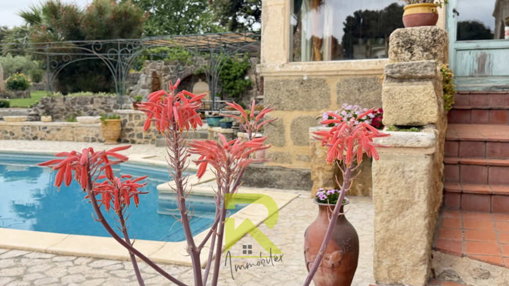 Propriété d&rsquo;exception   Jardin remarquable sur 12 hectares   – 6 pièces – 7 chambres – 206 m²