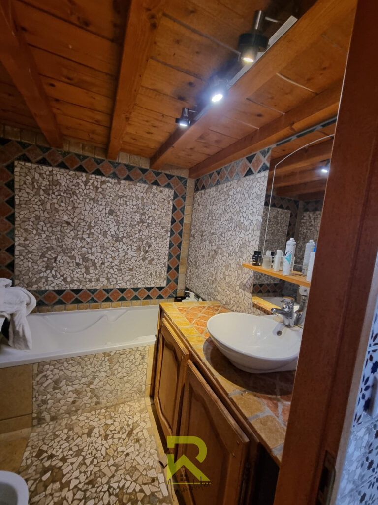 Insolite MAS  à fort potentiel  Coup de coeur assuré ! – 8 pièces – 7 chambres – 294 m²