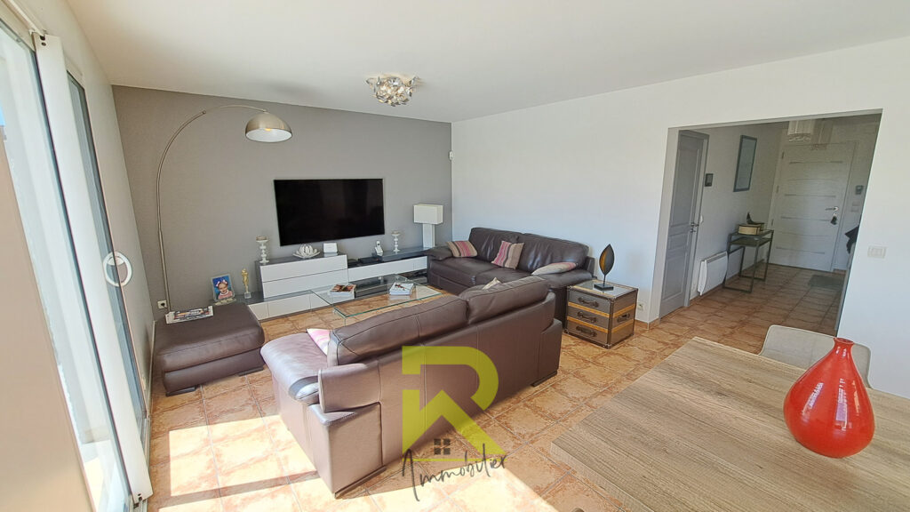 VILLA 170 M2 JARDIN, PISCINE ET VUE MONTAGNE – VIGNE – 5 pièces – 4 chambres – 170 m²