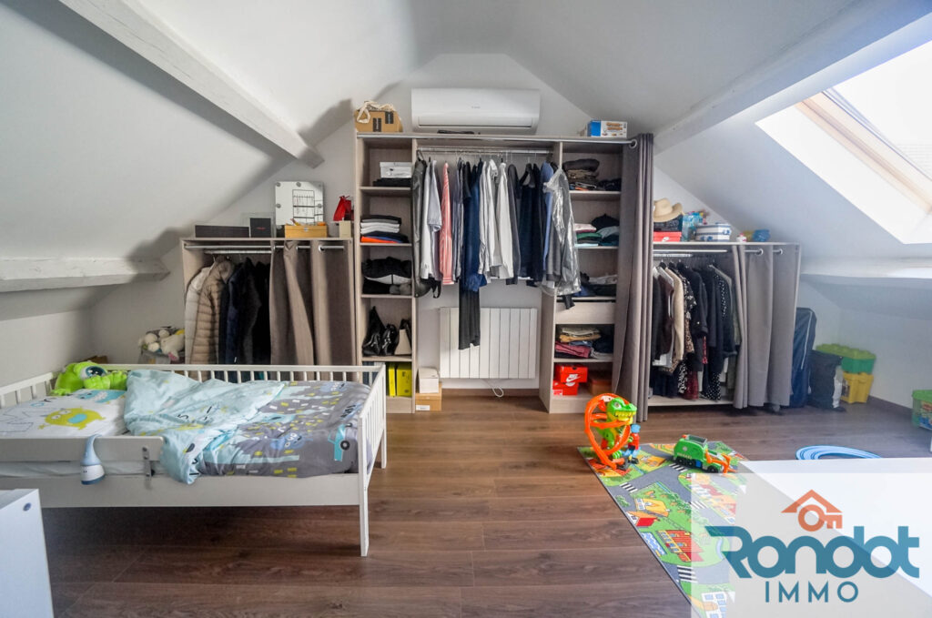 MAISON 5 PIECES/3 CHAMBRES/130 M2 ENVIRON – 5 pièces – 3 chambres – 130 m²