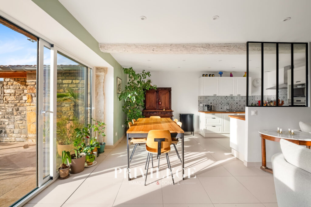 Charme absolu pour cette maison de ville avec vue – 6 pièces – 5 chambres – 131.28 m²