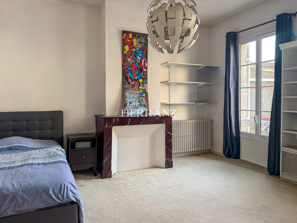 Grande maison de ville en pierre avec jardin et vue exceptio – 6 pièces – 3 chambres – 173 m²
