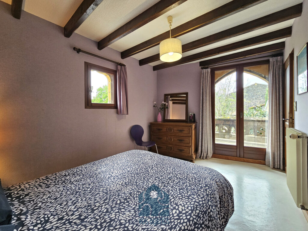 Maison de caractère 7 pièces 4 chambres avec piscine, terras – 7 pièces – 4 chambres – 218 m²