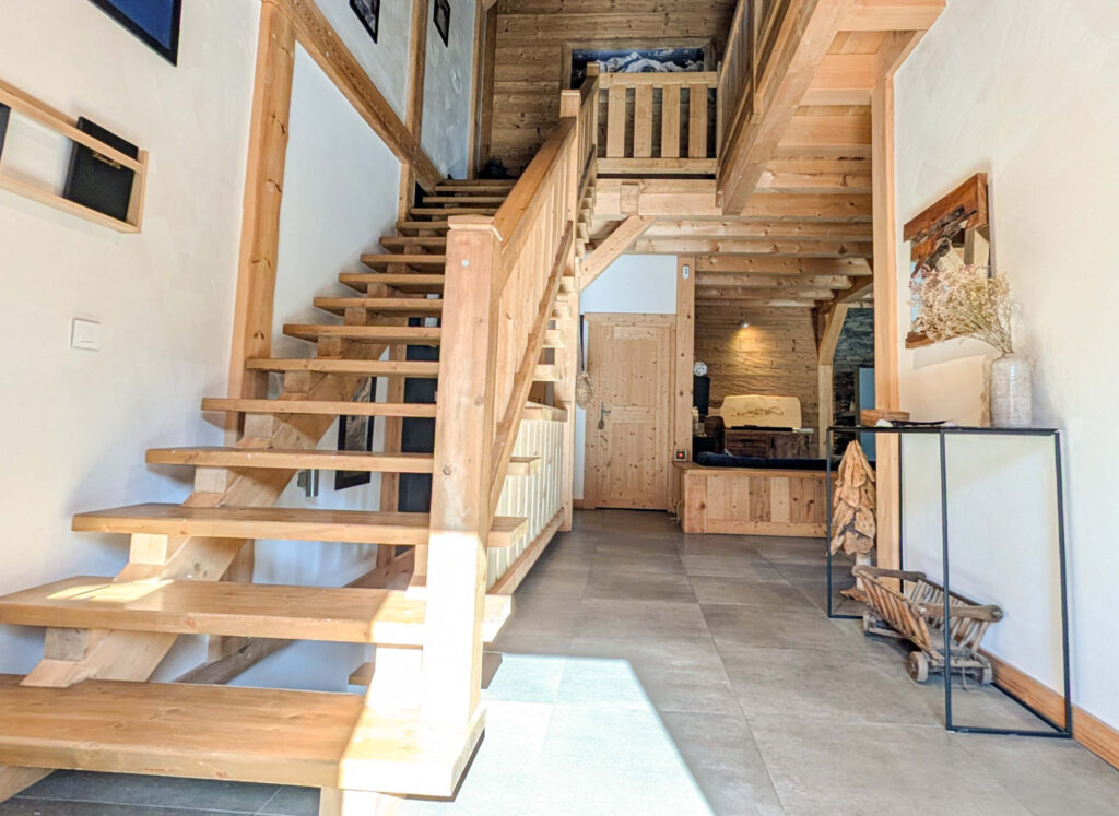 Chalet 10 pièces à 5 min. de Combloux – 10 pièces – 6 chambres – 323 m²