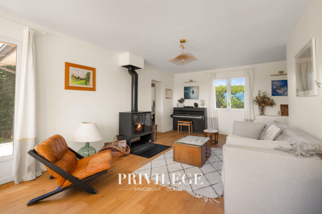 Maison familiale rénovée de 173 m2 avec 5 chambres à Saint-G – 9 pièces – 5 chambres – 173.84 m²
