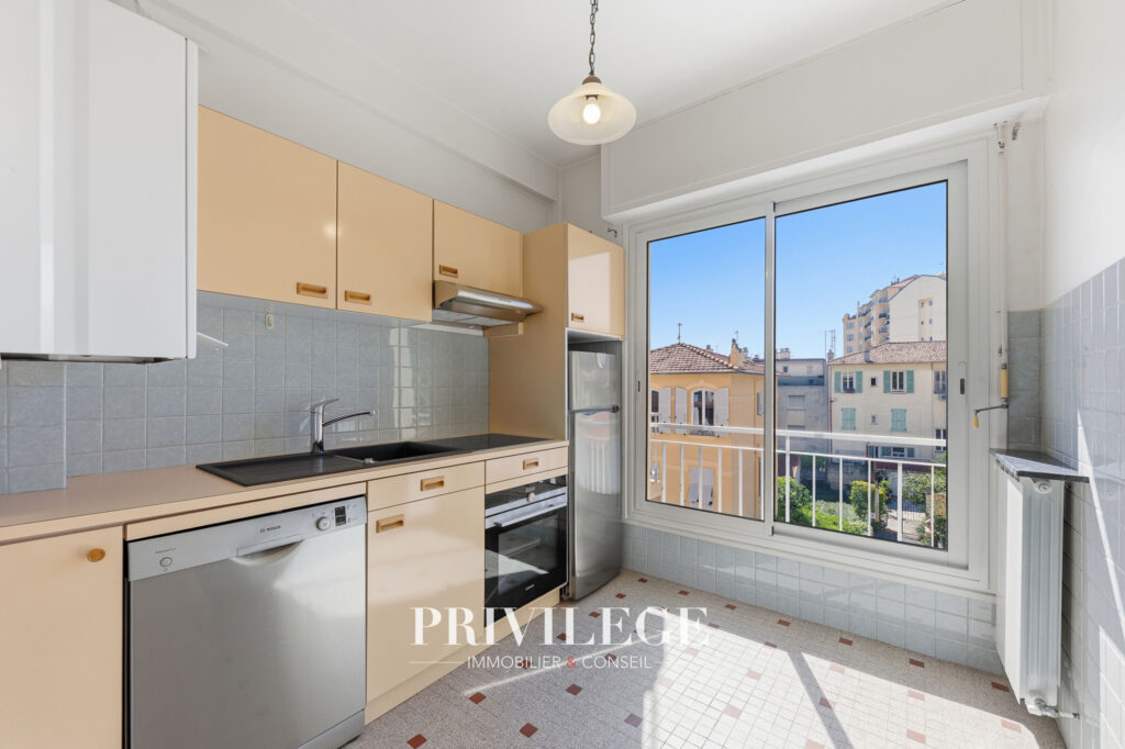 Nice   Mantega/Évêché | 2 pièces lumineux, terrasse, vue dég – 2 pièces – 1 chambre – 46.92 m²