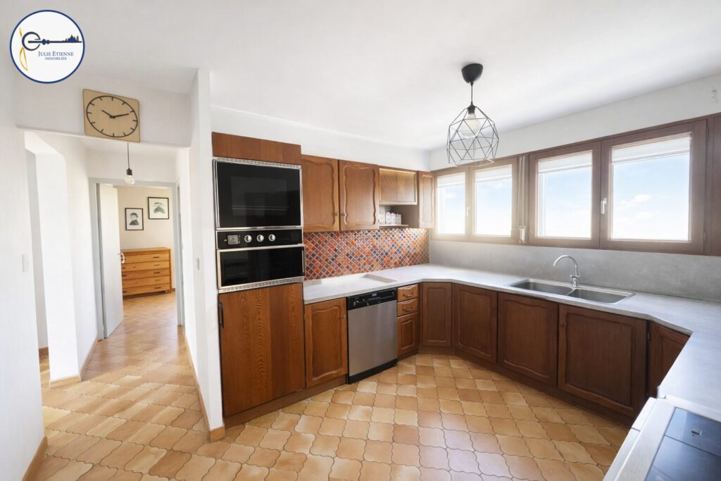 Maison Deyvillers 5 pièces 110m2 – 6 pièces – 3 chambres – 110 m²