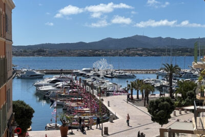 SANARY SUR MER – APPARTEMENT D&rsquo;EXCEPTION SUR LE PORT – 3 pièces – 2 chambres – 77.6 m²