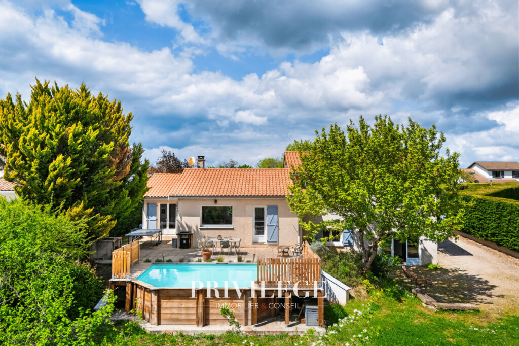 Maison familiale rénovée de 173 m2 avec 5 chambres à Saint-G – 9 pièces – 5 chambres – 173.84 m²
