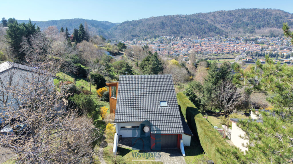 Maison d&rsquo;architecte 7 pièces avec garage, terrasse et terrai – 7 pièces – 5 chambres – 175 m²