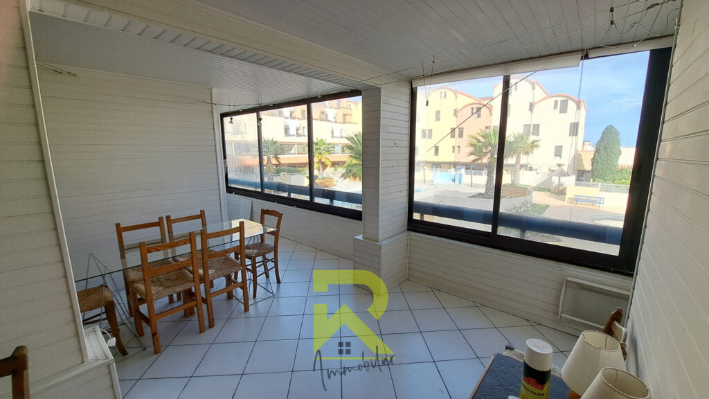 GRUISSAN   DUPLEX 3 CHAMBRES AVEC LOGGIA, PISCINE ET PARKING – 4 pièces – 3 chambres – 73 m²