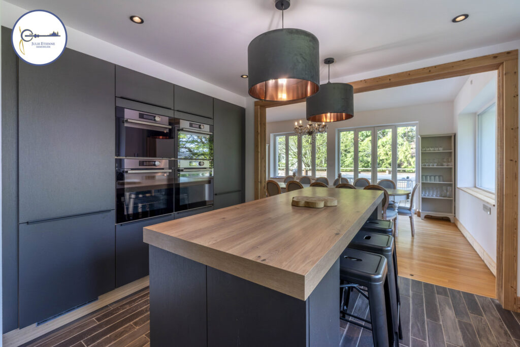 DEMEURE D&rsquo;EXCEPTION – GERARDMER – 13 PIECES – 437m2 avec SPA – 13 pièces – 8 chambres – 437 m²
