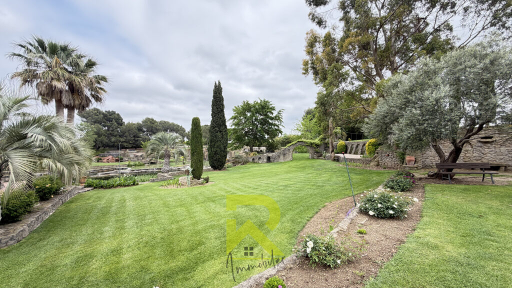 Propriété d&rsquo;exception   Jardin remarquable sur 12 hectares   – 6 pièces – 7 chambres – 206 m²