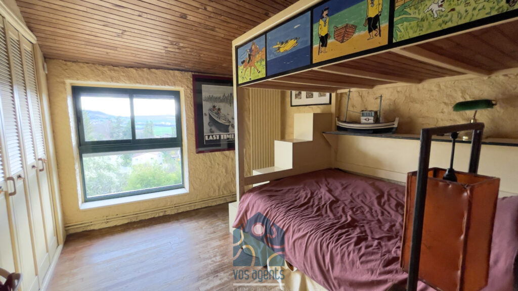 Maison 8 pièces avec piscine et jardin – 8 pièces – 4 chambres – 211 m²