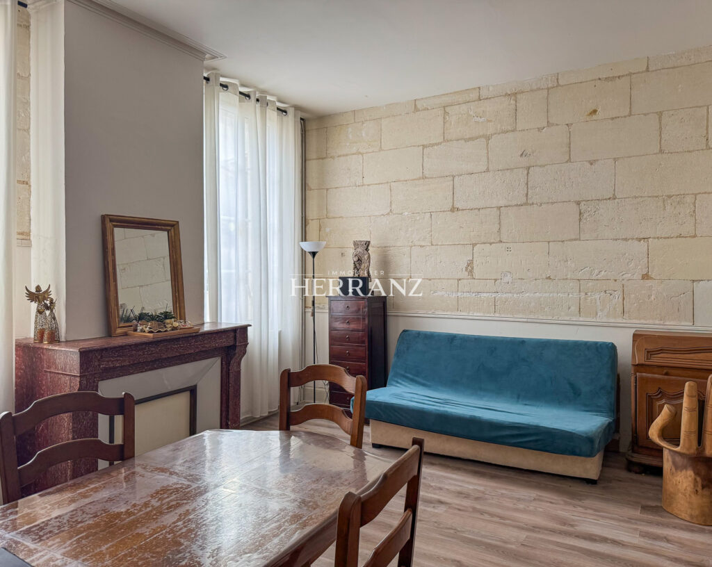 Grande maison de ville en pierre avec jardin et vue exceptio – 6 pièces – 3 chambres – 173 m²