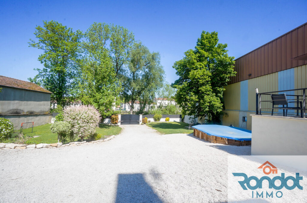 MAISON 5 PIECES/3 CHAMBRES/130 M2 ENVIRON – 5 pièces – 3 chambres – 130 m²