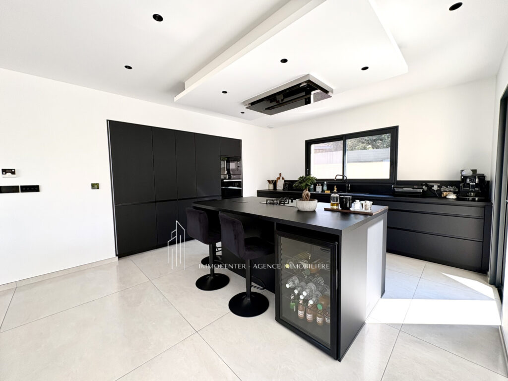 Villa contemporaine 138m2 – Agence Immocenter Chanas – 5 pièces – 3 chambres – 138 m²