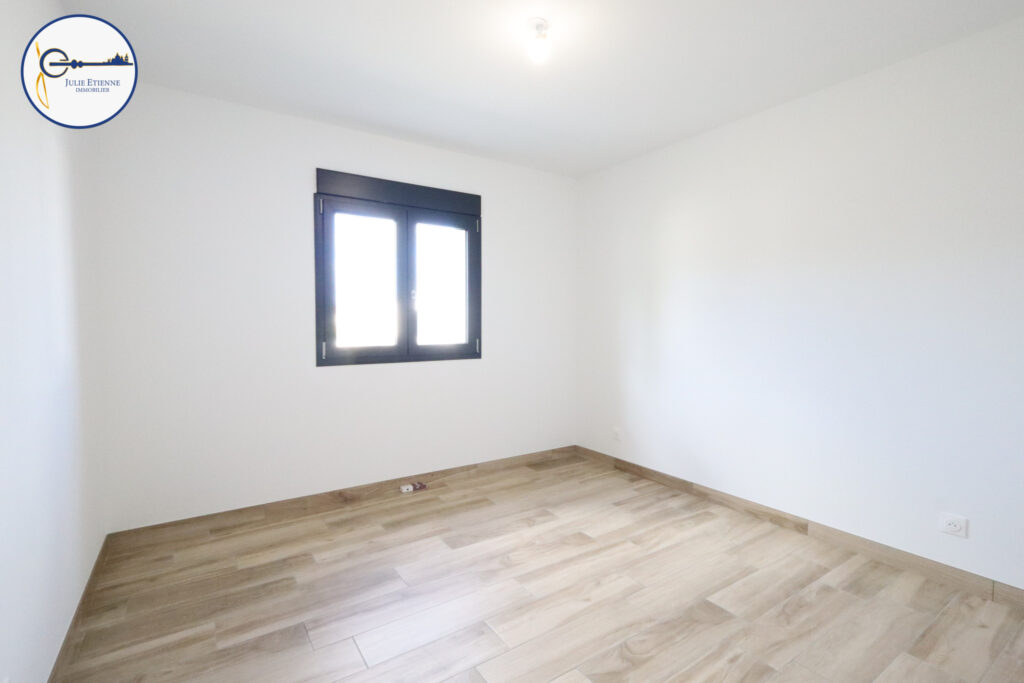 Maison de plain-pied UXEGNEY  5 pièces 118m2 – 5 pièces – 3 chambres – 118 m²