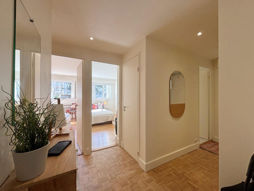 Appartement 3 pièces traversant rénové de 56 m2 à Montrouge – 3 pièces – 2 chambres – 56 m²