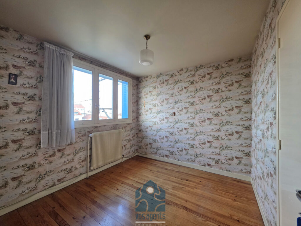 Maison 6 pièces avec terrasse, garage et atelier – 6 pièces – 4 chambres – 111 m²