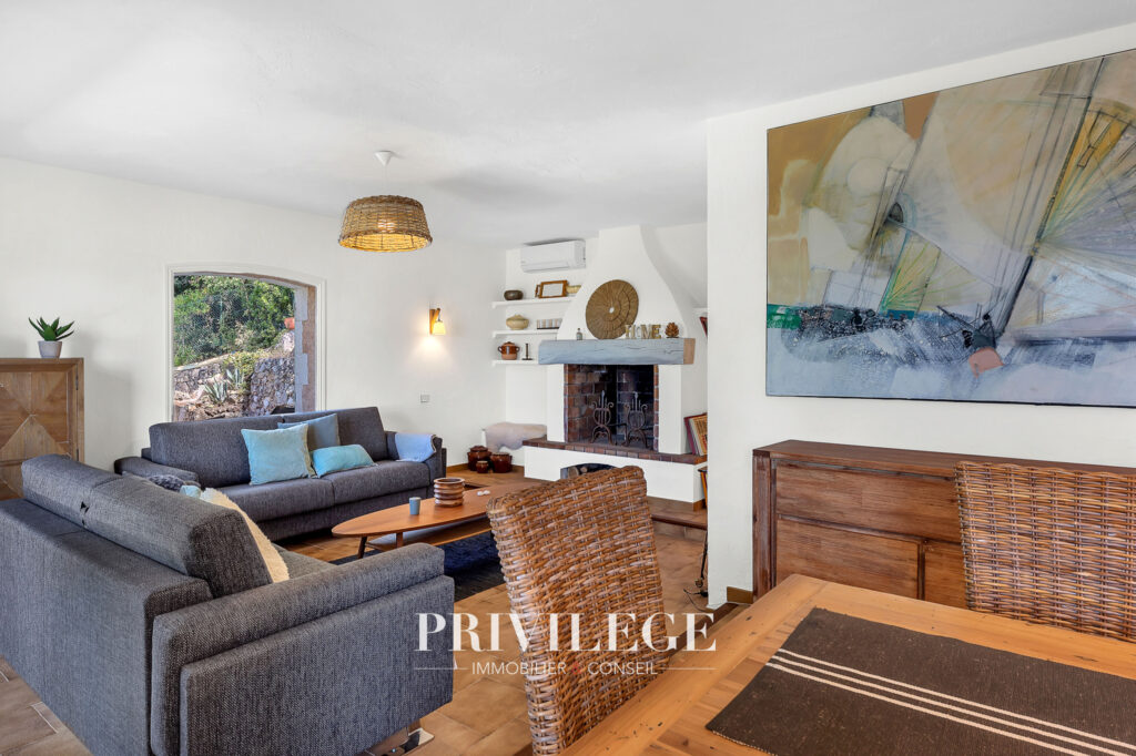 Vue Mer et Village de Cabris   Maison 5 Pièces 160 m2 – 5 pièces – 4 chambres – 144.39 m²