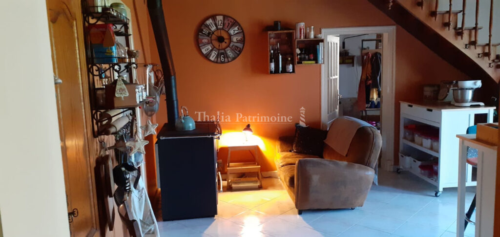 Propriété avec gîte et dépendances dans un paisible hameau e – 9 pièces – 5 chambres – 215 m²