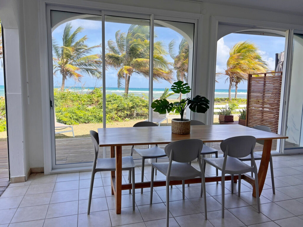 MAISON DE PLAGE FACE A LA MER A ST FRANCOIS – 4 pièces – 3 chambres – 109 m²